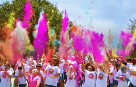 throwing color powder